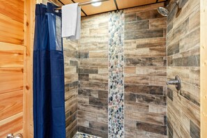 Hair dryer, towels - The Great Escape by Ghosal Luxury Lodging (Sevierville)