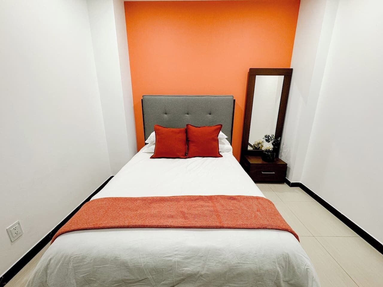 2 bedrooms, desk, iron/ironing board, WiFi