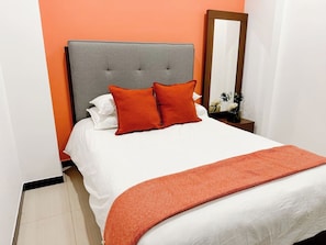 2 bedrooms, desk, iron/ironing board, WiFi