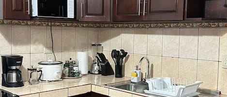 Fridge, microwave, oven, coffee/tea maker