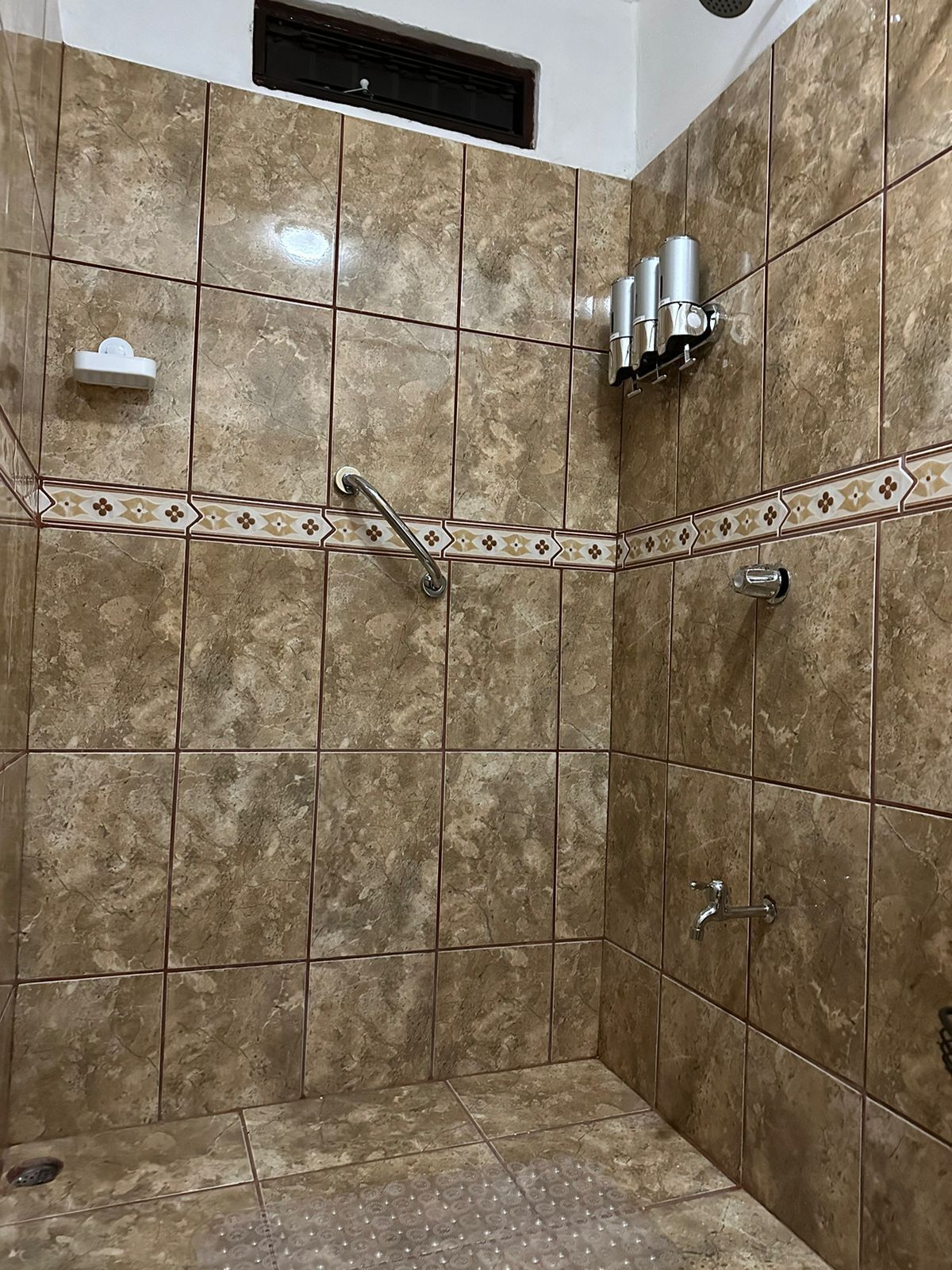 Hårtørrer, håndklæder, Sæbe, Shampoo