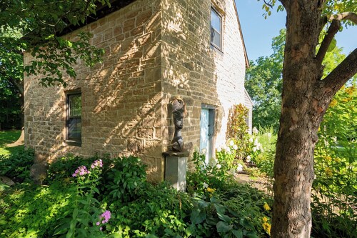 Historic stone cabin near Bourbon Trail on private 13 acre estate property!