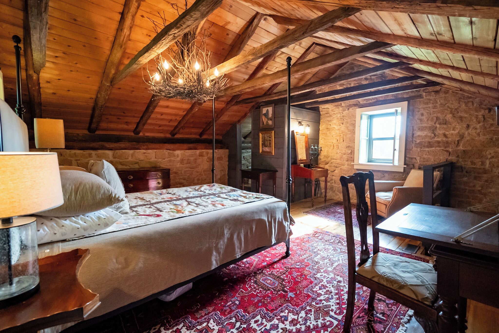 1 soverom, skrivebord, strykejern/-brett og wi-fi (inkludert)