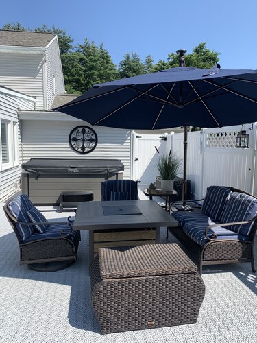 Cozy In-law apt, minutes to SPAC and Saratoga Springs, Pet-Friendly. Hot Tub!   