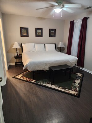 4 Schlafzimmer, Schreibtisch, kostenloses WLAN, Bettwäsche