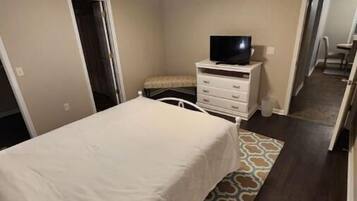 4 habitaciones, escritorio, wifi gratis y ropa de cama