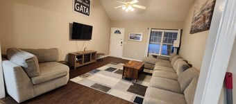 Laid-back Living at The Landings. Family & Pet friendly! 