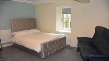 4 chambres, fer et planche Ă repasser, Wi-Fi, draps fournis