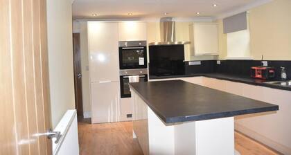4BR-Sleeps14-Parking-LakeDistrict