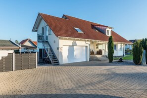 Exterior - Apartment "Romanas" with Private Terrace & Wi-Fi (Ostrach)