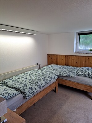 2 Schlafzimmer, Bügeleisen/Bügelbrett, kostenloses WLAN, Bettwäsche
