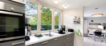 Apartment 'Ferienwohnung Im Eichholz' with Private Terrace, Shared Garden and Wi-Fi