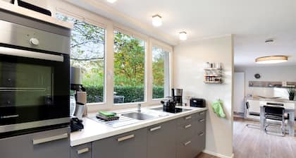 Ferienwohnung Im Eichholz" mit privater Terrasse, Gemeinschaftsgarten und WLAN
