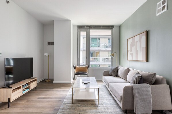 Fernseher, Stereoanlage