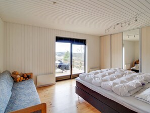 3 bedrooms, WiFi