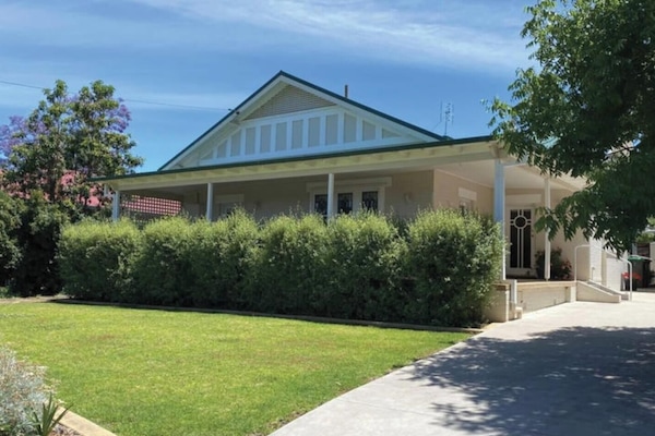 Welcome to Alkira Lodge number 1 in Parkes