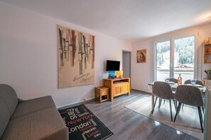 Living and dining room