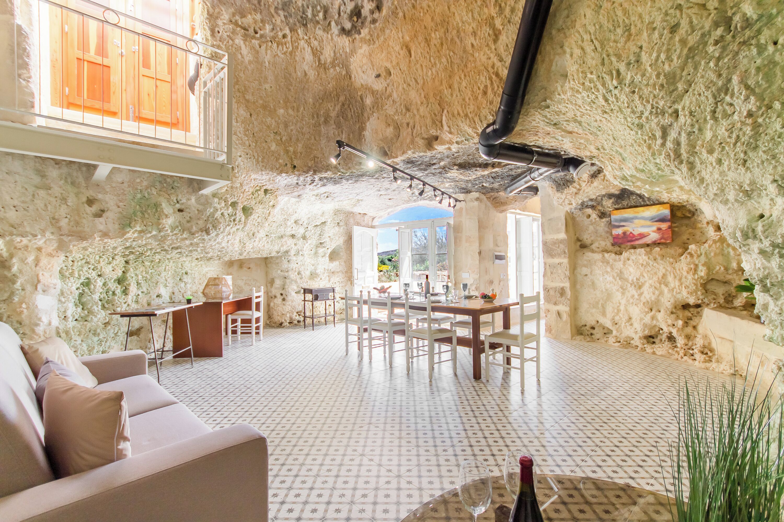 Pleasant Stone House & Jacuzzi St Martin, Mġarr, Malta - Malta