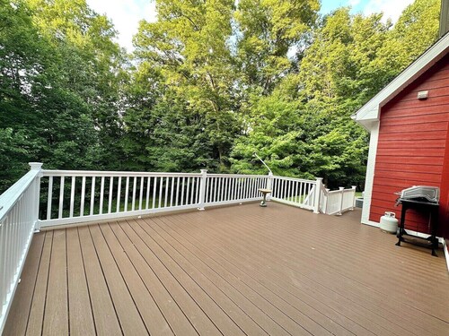 Redbud Retreat - Redbud Retreat