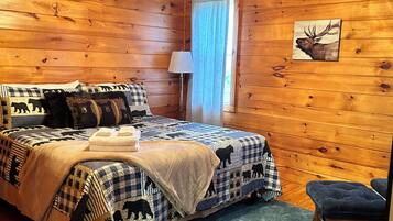 2 bedrooms, in-room safe, iron/ironing board, free WiFi