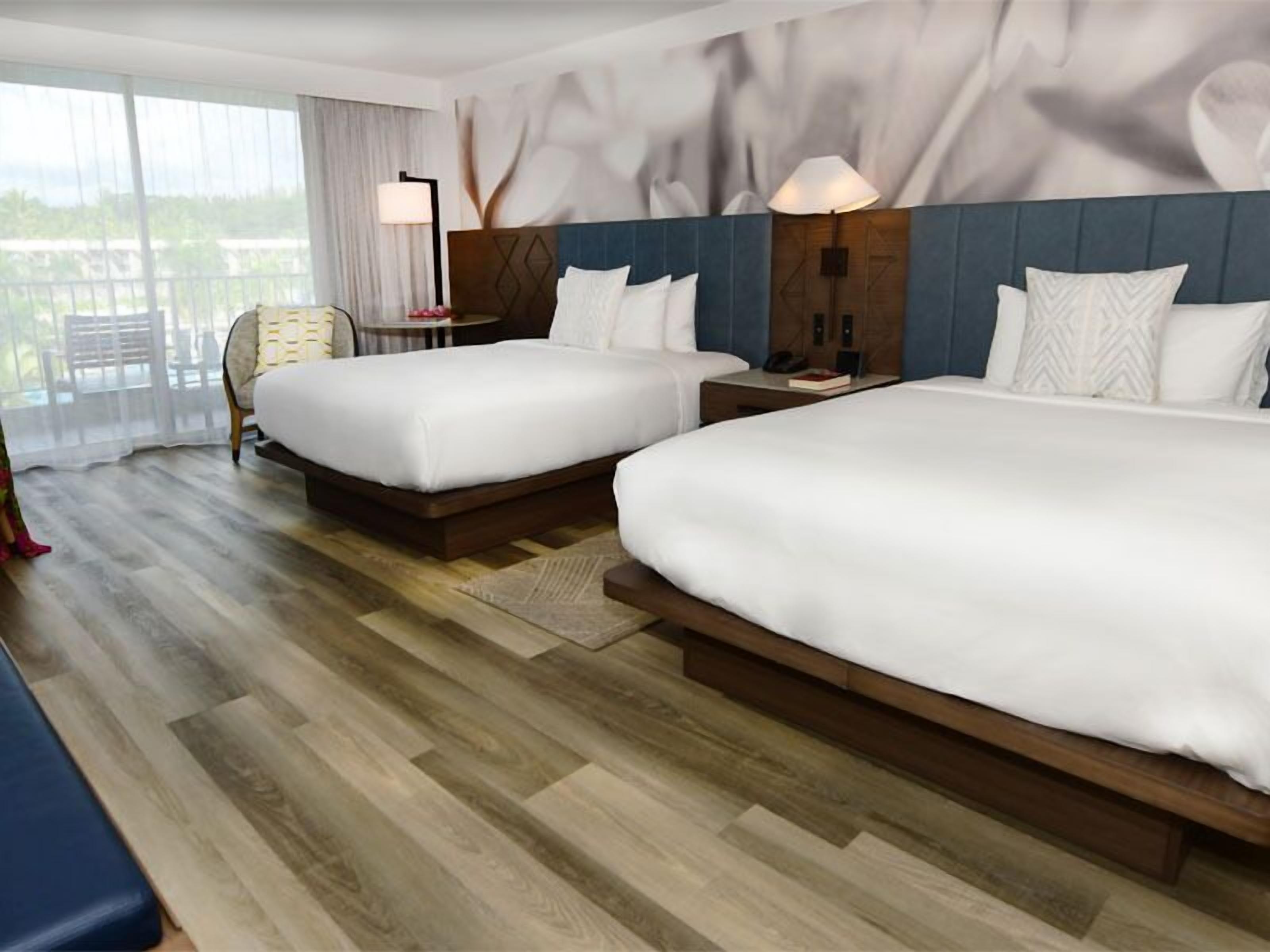 Beachfront Resort W/ Outdoor Pool, Airport Shuttle! 3 Ocean View Accommodations! - Kauai, HI