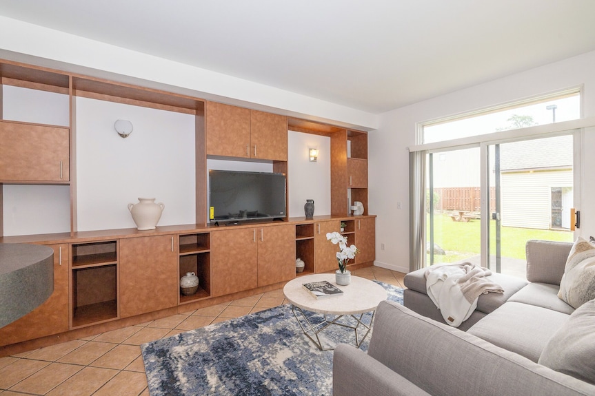 Convenience And Luxury Converge In Ann Arbor - Ann Arbor, MI