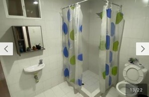 Dusche, Handtücher, Toilettenpapier