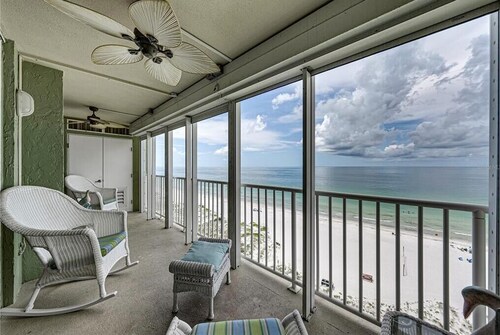 Stunning Gulf of Mexico Views @ Beachfront 3Br2Ba 9th Floor Blue Harbors Retreat