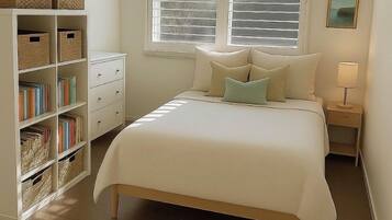 3 bedrooms, desk, iron/ironing board, free WiFi