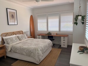 3 habitaciones, escritorio, tabla de planchar con plancha y wifi gratis 