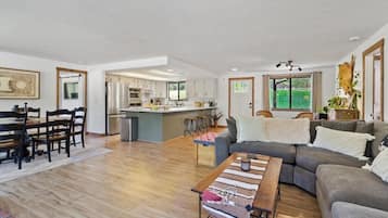 Smart TV, fireplace, computer monitors, printers