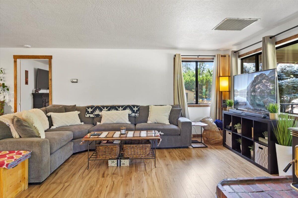 Smart TV, fireplace, computer monitors, printers