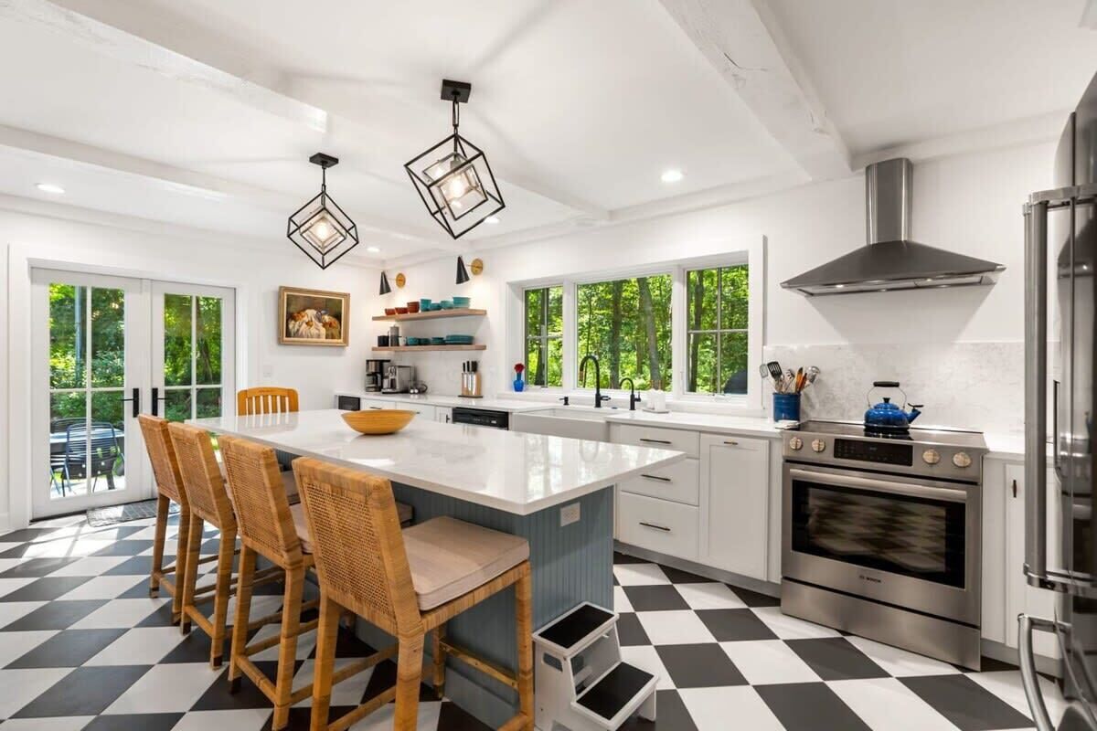 Luxury Single-Family Home | Chapel Road Estate
