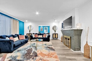 House, Accessible | 4 bedrooms - Macon Ranch 10 Qn Beds Hottub (Macon)