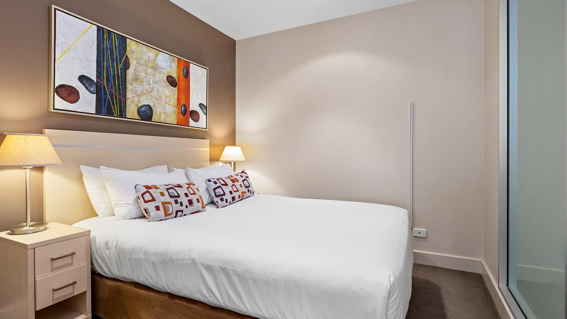 Belle Escapes - Glenelg Seaside Apartment - 매리언