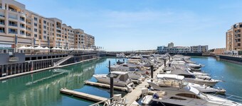 Belle Escapes - Glenelg Cottage by the Marina