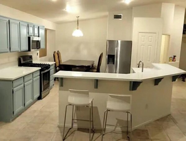 Private kitchen - Warm welcoming home (Henderson)