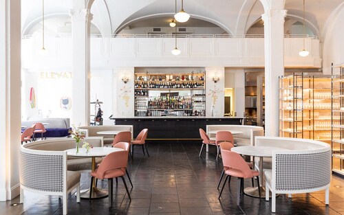 Chic Urban Couples Retreat: Perfect Getaway `n RVA