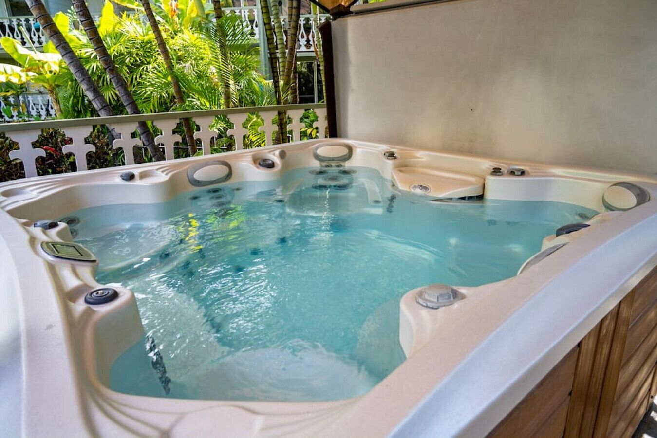 Bain à remous extérieur