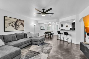 TV, fireplace - Gated complex, Near Biltmore's Fine Dining & Shopping, Heated Pool, Spa & Fitness Room + FREE GOLF! (Phoenix)