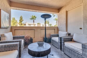 Terrace/patio - Gated complex, Near Biltmore's Fine Dining & Shopping, Heated Pool, Spa & Fitness Room + FREE GOLF! (Phoenix)