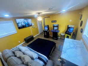 5 chambres, bureau, fer et planche à repasser, Wi-Fi (supplément)