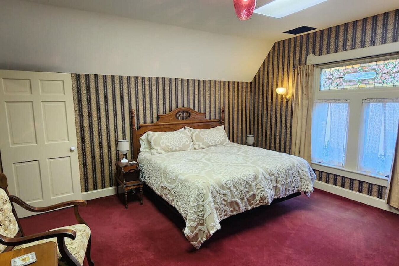 1 bedroom, desk, WiFi, bed sheets