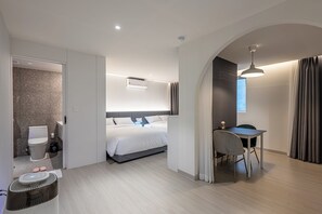 Duplex Double Party Room 201 (2nd Floor + 3rd Floor, 2 Bathrooms) | 1 camera, biancheria da letto di alta qualità, copriletto in piuma