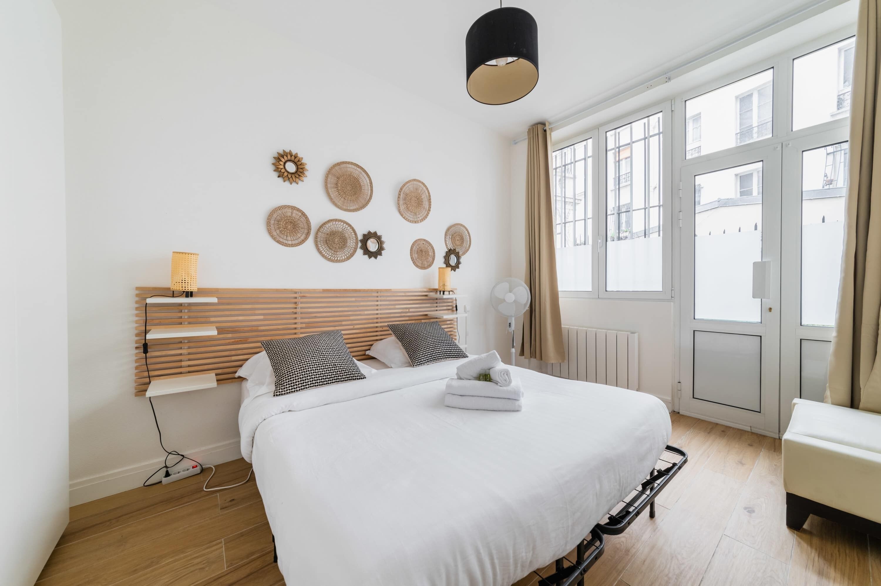 1 chambre, fer et planche à repasser, literie fournie