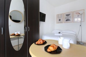 Iron/ironing board, WiFi, bed sheets - Studio moderne hopital Cochin - Paris 13 - 2P (Paris)