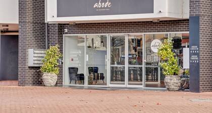 Comfy Lakeside 1-Bed with Secure Parking