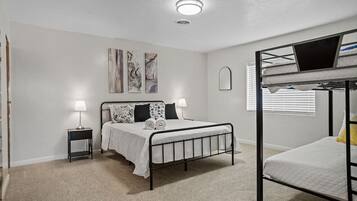 3 chambres, bureau, Wi-Fi gratuit, draps fournis