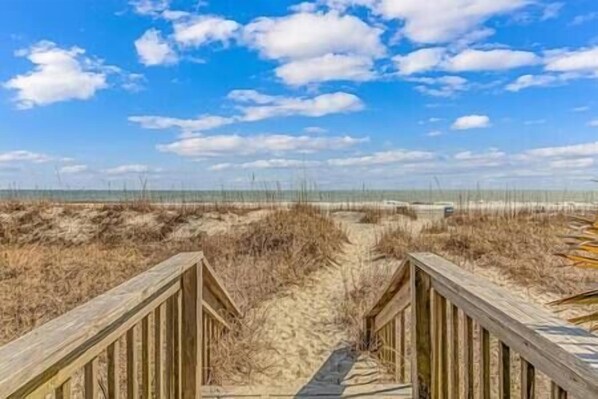 På stranden og strandhåndklær