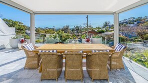 Dining - Avoca Paradise Getaway (Avoca Beach)